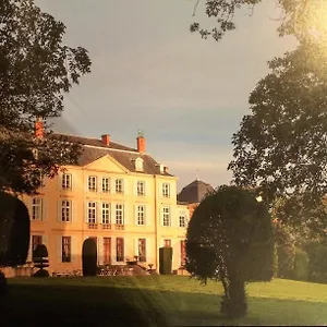 chateau-de-saint-trys.hotels-rhonealpes.com/